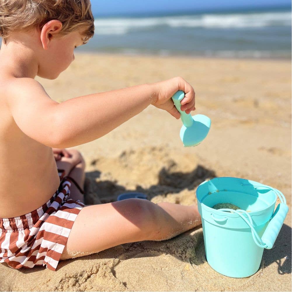 Silicone beach toys (bucket, shovel, and 4 accessories)