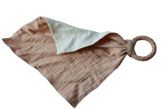 Comforter with teether, rose